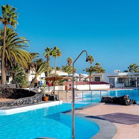 Apartamento Taisa Playa Roca Costa Teguise Ngoại thất bức ảnh