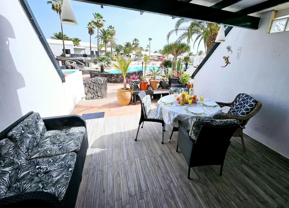 Apartamento Taisa Playa Roca Costa Teguise Ngoại thất bức ảnh