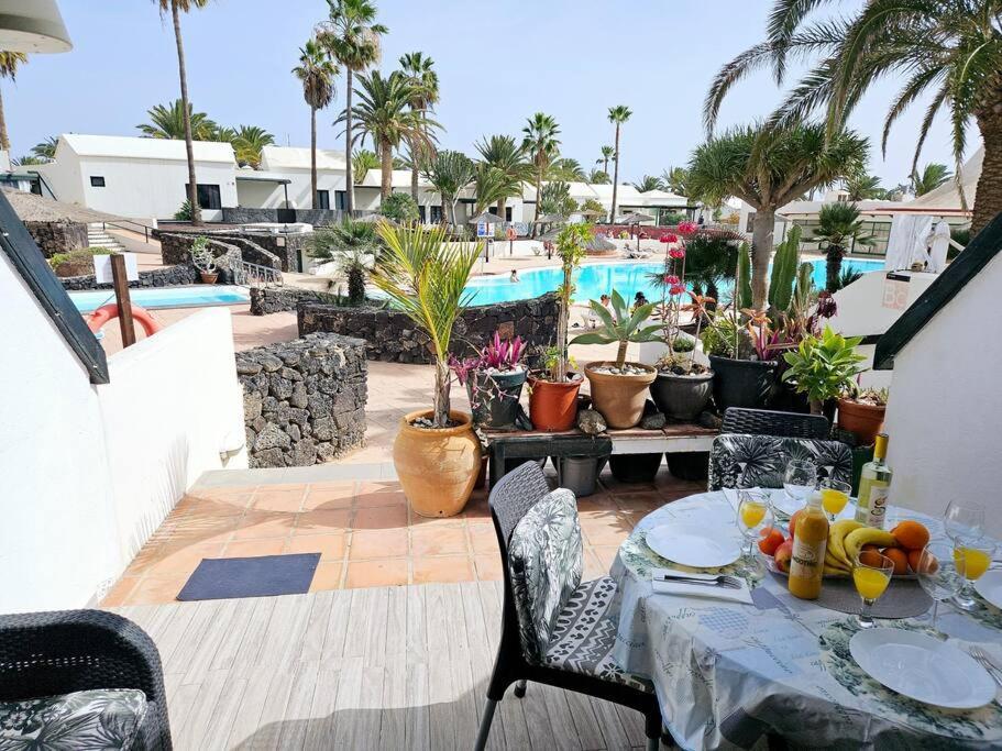 Apartamento Taisa Playa Roca Costa Teguise Ngoại thất bức ảnh