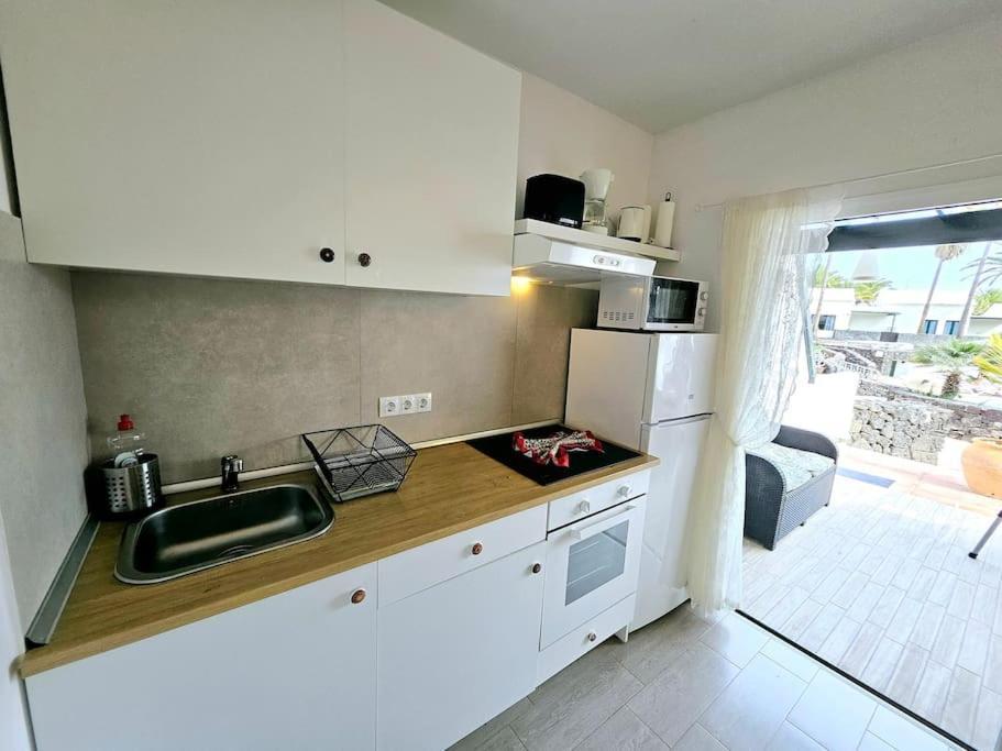 Apartamento Taisa Playa Roca Costa Teguise Ngoại thất bức ảnh