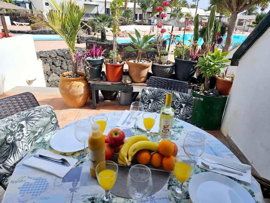 Apartamento Taisa Playa Roca Costa Teguise Ngoại thất bức ảnh